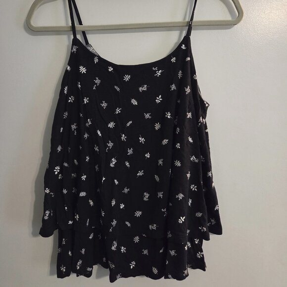 Black and White Gap Tank-Floral Pattern Flowy - Picture 1 of 4